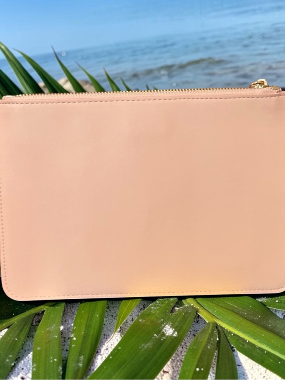 Miu Miu blush pink pouch with tonal logo patch - Picture 2 of 5